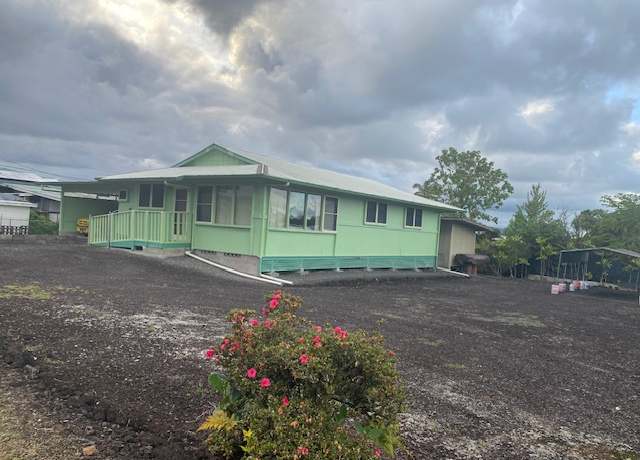 Property at 934 Haihai St, Hilo, HI 96720, 3 beds, 1 bath