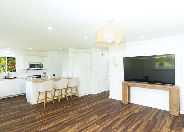 Property at 15-1660 28th Ave, Keaau, HI 96749, 3 beds, 2 baths