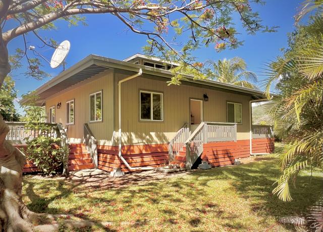 Property at 95-5974-A Mamalahoa Hwy, Naalehu, HI 96772, 5 beds, 2 baths