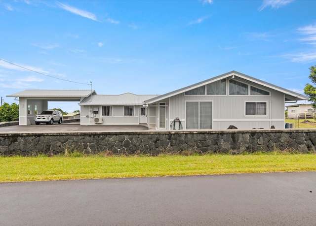 Property at 92 Hoomalu St, Hilo, HI 96720, 4 beds, 3 baths