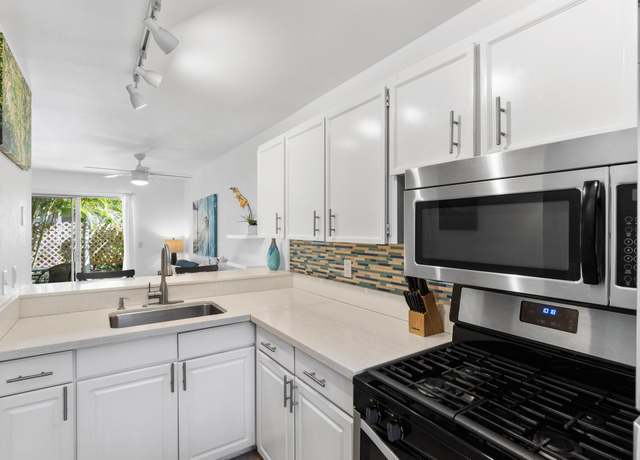 Property at 75-6008 Alii Dr #111, Kailua-kona, HI 96740, 1 bed, 1 bath