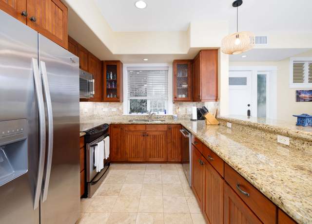 Property at 75-6025 Alii Dr Unit C102, Kailua-kona, HI 96740, 3 beds, 2 baths