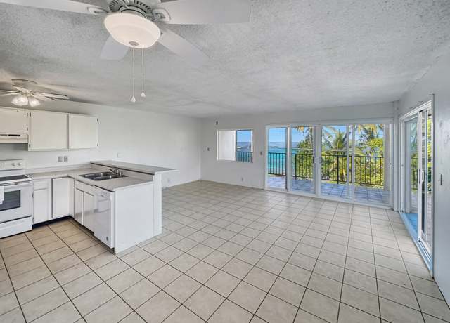 Property at 77-6311 Alii Dr #301, Kailua-kona, HI 96740, 2 beds, 2 baths