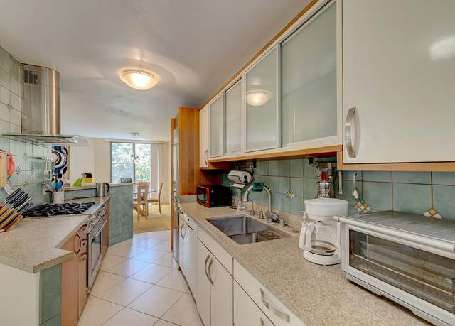 Property at 1911 Kalanianaole St #401, Hilo, HI 96720, 2 beds, 2 baths