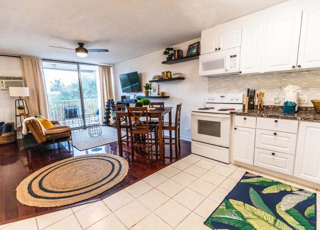 Property at 75-5766 Kuakini Hwy #207, Kailua-kona, HI 96740, 1 bed, 1 bath