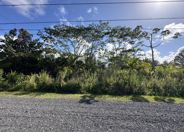 Property at 15-1074 Kiawe Rd, Keaau, HI 96749