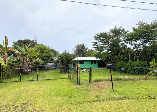 Property at 15-2687 Mano St, Pahoa, HI 96778, 3 beds, 2 baths