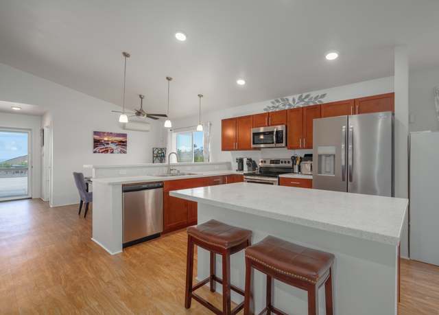 Property at 73-5528 Kaiau Pl, Kailua-kona, HI 96740, 4 beds, 2 baths