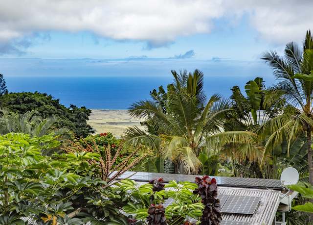 Property at 73-4216 Kiekie St, Kailua-kona, HI 96740, 3 beds, 1 bath