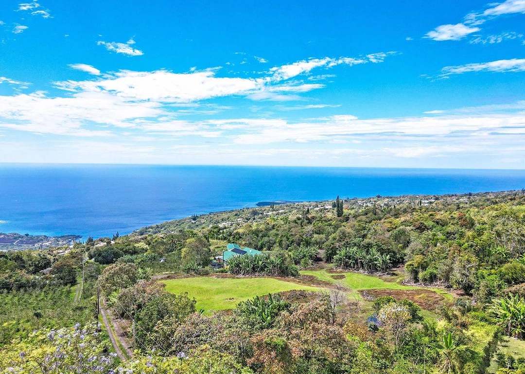 Private Rd, Captain Cook, HI 96704