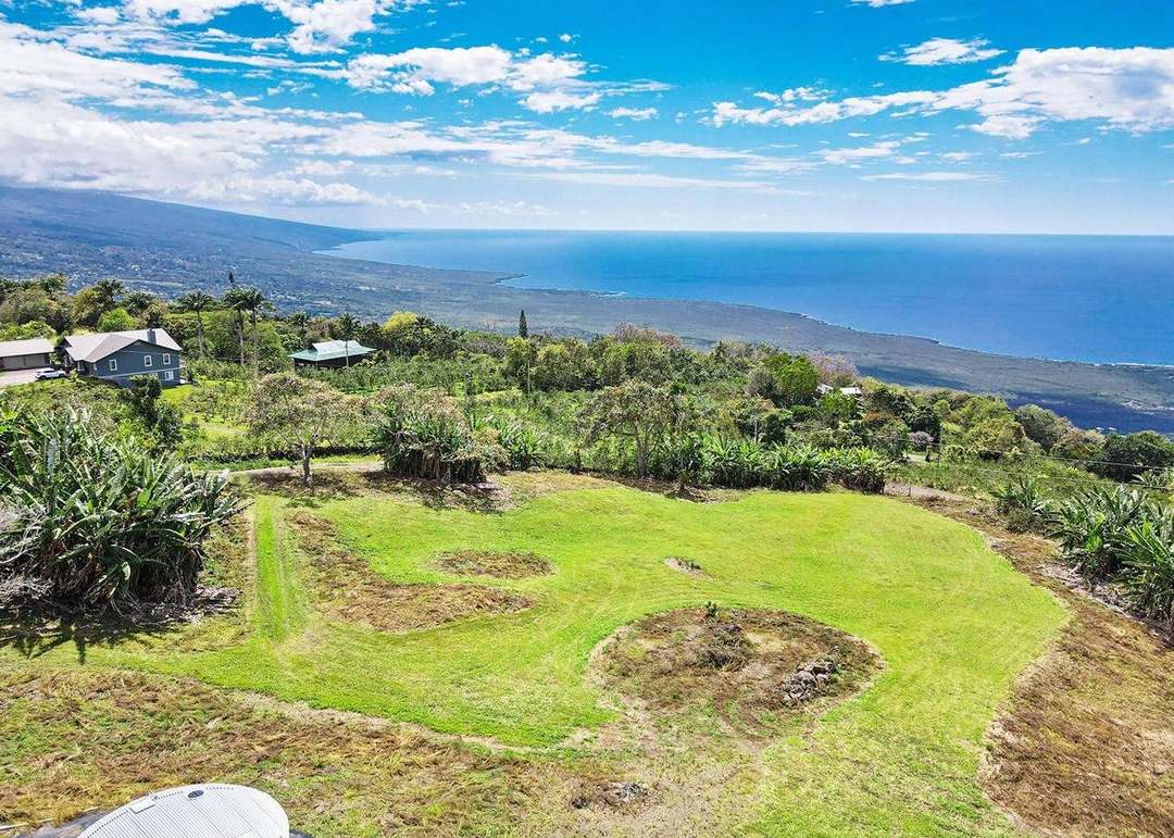 Private Rd, Captain Cook, HI 96704
