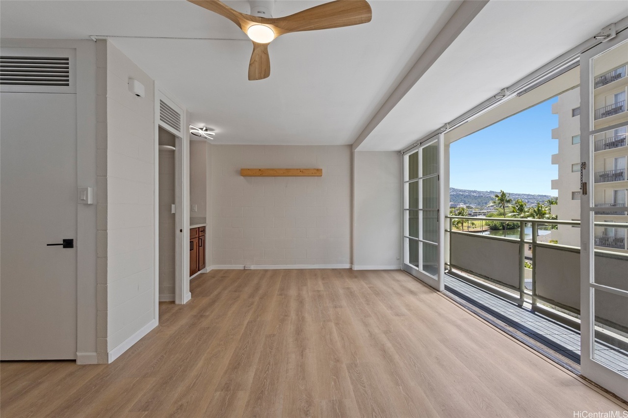 445 Kaiolu St #401, Honolulu, HI 96815 | For Sale ($275,000