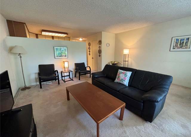 Property at 425 Ena Rd Unit C206, Honolulu, HI 96815, 2 beds, 1 bath