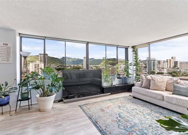 Property at 2232 Kapiolani Blvd #704, Honolulu, HI 96826, 2 beds, 2 baths