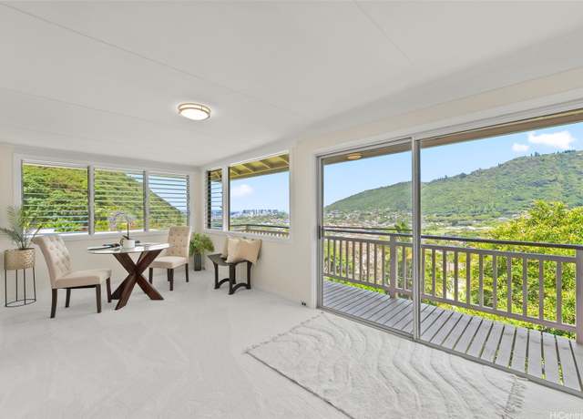 Property at 3129 Beaumont Woods Pl, Honolulu, HI 96822, 5 beds, 2.5 baths