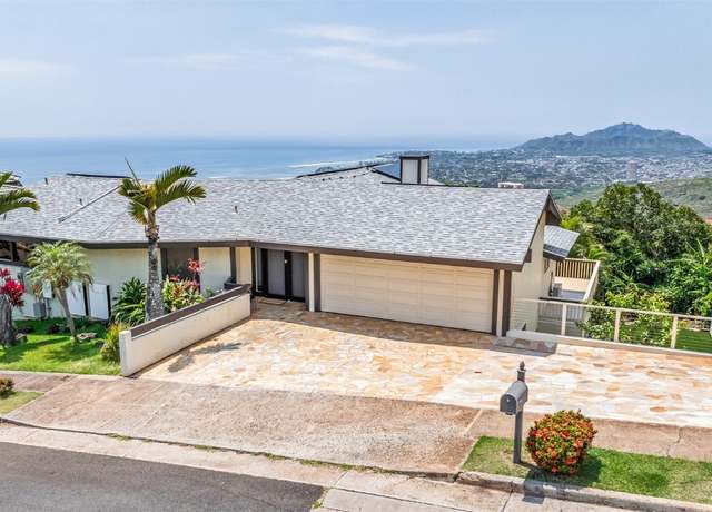 Property at 1912 Alaweo St, Honolulu, HI 96821, 5 beds, 4.5 baths