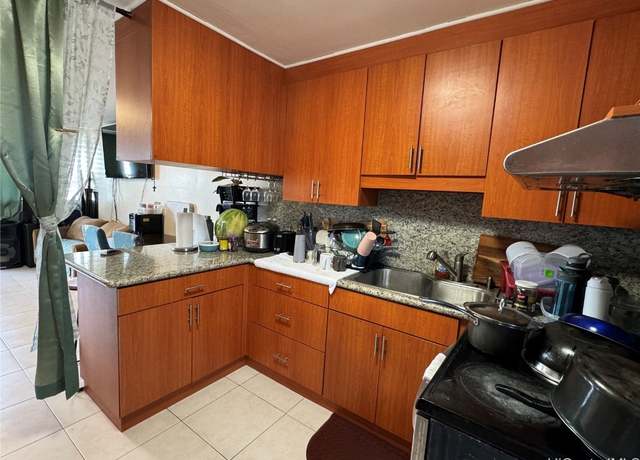 Property at 1119 Kokea St Unit C301, Honolulu, HI 96817, 3 beds, 1 bath