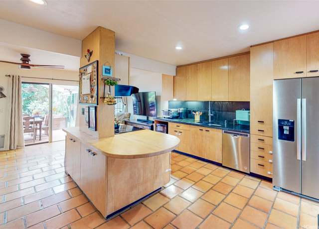 Property at 92-1036 Makakilo Dr #21, Kapolei, HI 96707, 3 beds, 1.5 baths