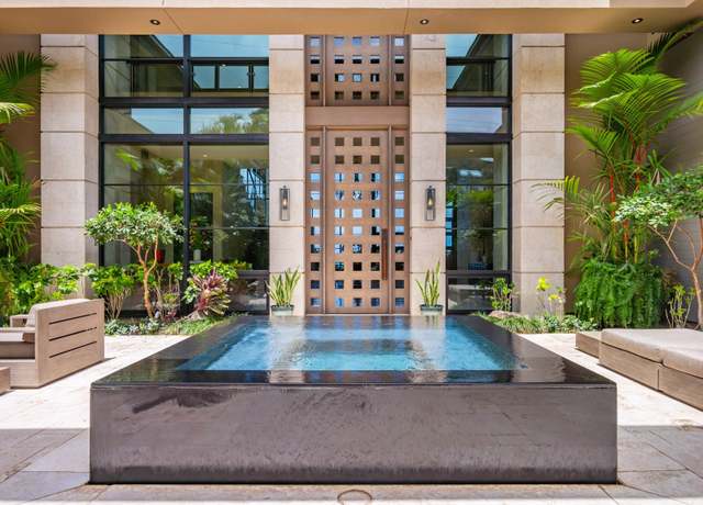 Property at 766 Mokulua Dr, Kailua, HI 96734, 6 beds, 6 baths