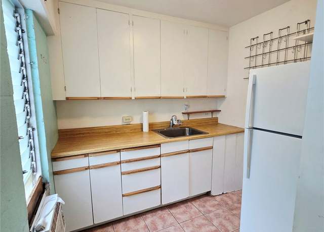 Property at 3061 Pualei Cir #105, Honolulu, HI 96815, 1 bed, 1 bath