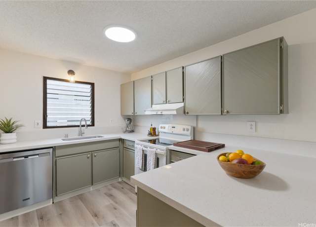 Property at 98-512 Kaonohi St Unit 49-3, Aiea, HI 96701, 4 beds, 3.5 baths