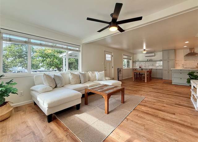 Property at 47-104 Hunaahi St, Kaneohe, HI 96744, 3 beds, 1 bath