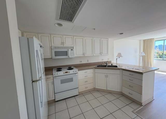 Property at 1314 Kalakaua Ave #304, Honolulu, HI 96826, 2 beds, 1 bath