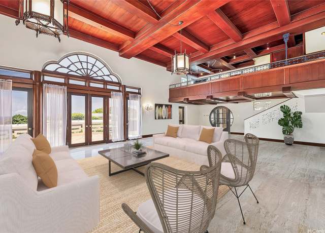 Property at 2999 Makalei Pl, Honolulu, HI 96815, 4 beds, 4.5 baths