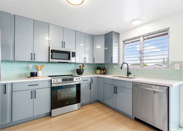 Property at 94-058 Puanane Loop, Mililani, HI 96789, 4 beds, 2 baths