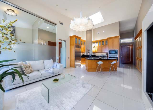 Property at 427 Launiu St #603, Honolulu, HI 96815, 2 beds, 2 baths
