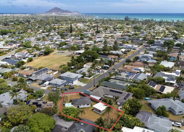 Property at 445 Kaimake Loop, Kailua, HI 96734, 2 beds, 2 baths
