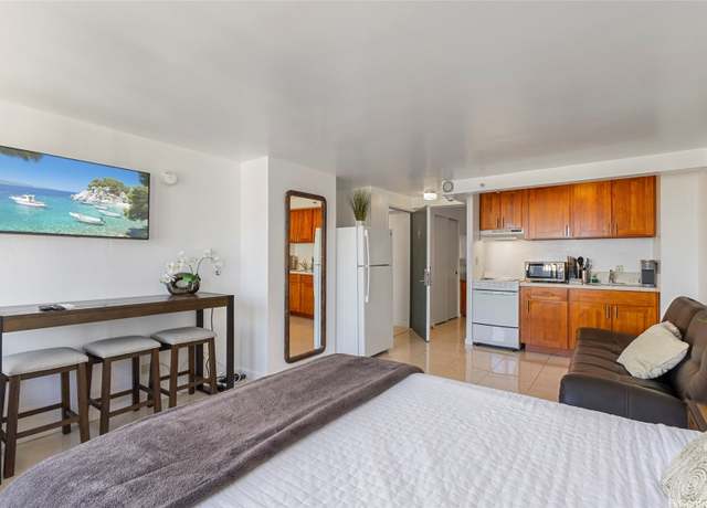 Property at 444 Niu St #3508, Honolulu, HI 96815, 1 bed, 2 baths