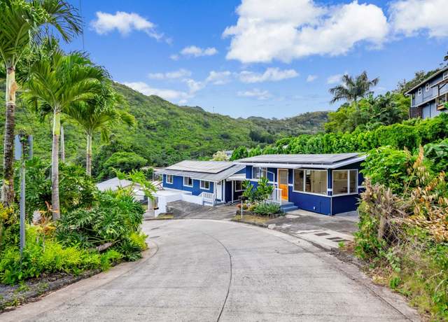 Property at 3634 Halekipa Pl, Honolulu, HI 96816, 8 beds, 4.5 baths