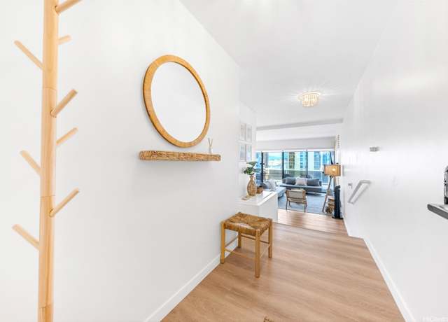 Property at 1088 Bishop St #1118, Honolulu, HI 96813, 1 bed, 1.5 baths