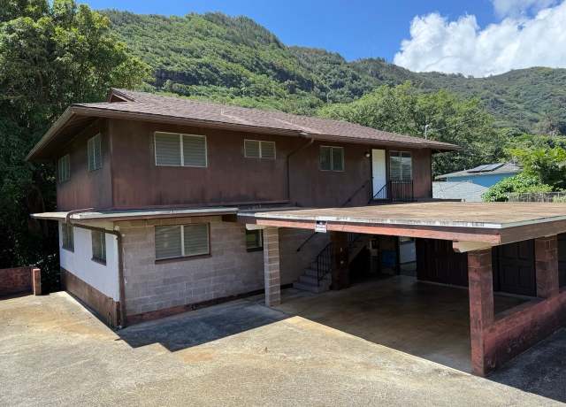 Property at 2840C Kalihi St, Honolulu, HI 96819, 6 beds, 3 baths