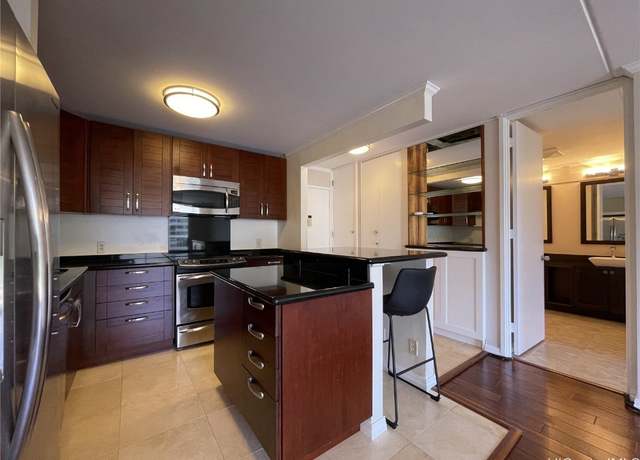 Property at 400 Hobron Ln #905, Honolulu, HI 96815, 1 bed, 1 bath