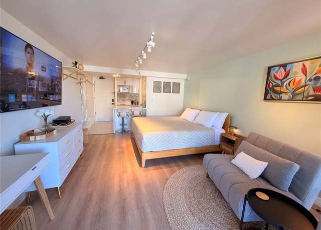 Property at 445 Seaside Ave #1617, Honolulu, HI 96815, 1 bath