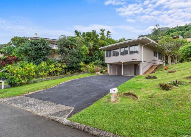 Property at 3657 Woodlawn Dr, Honolulu, HI 96822, 4 beds, 3 baths
