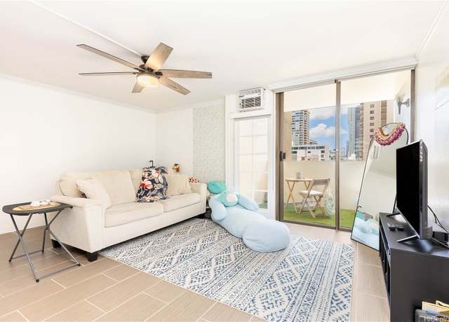 Property at 2092 Kuhio Ave #906, Honolulu, HI 96815, 1 bed, 1 bath