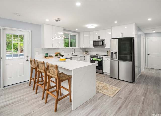 Property at 1989 9th Ave, Honolulu, HI 96816, 3 beds, 2 baths