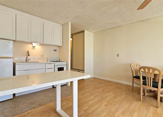 Property at 747 Amana St #617, Honolulu, HI 96814, 1 bath