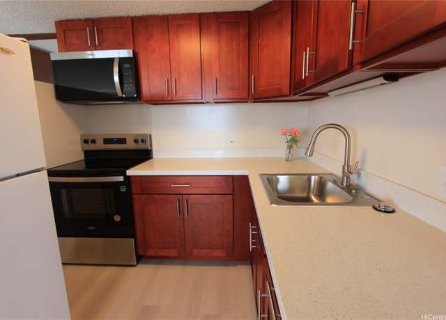 Property at 98-288 Kaonohi St #3802, Aiea, HI 96701, 2 beds, 2 baths