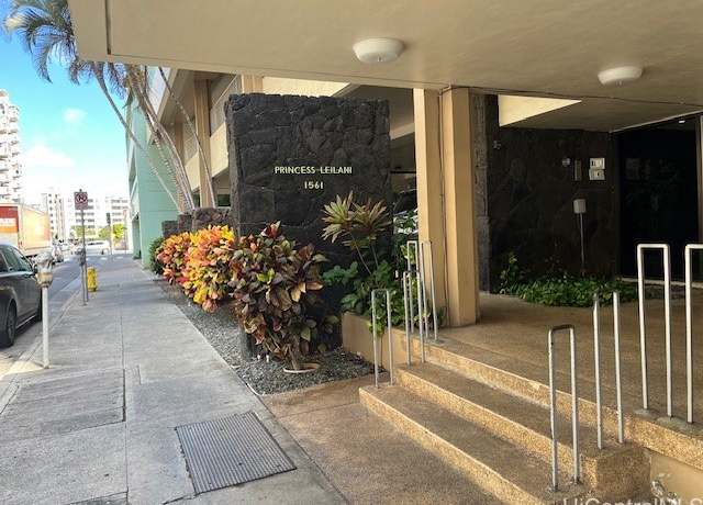 Property at 1561 Kanunu St #1507, Honolulu, HI 96814, 2 beds, 2 baths
