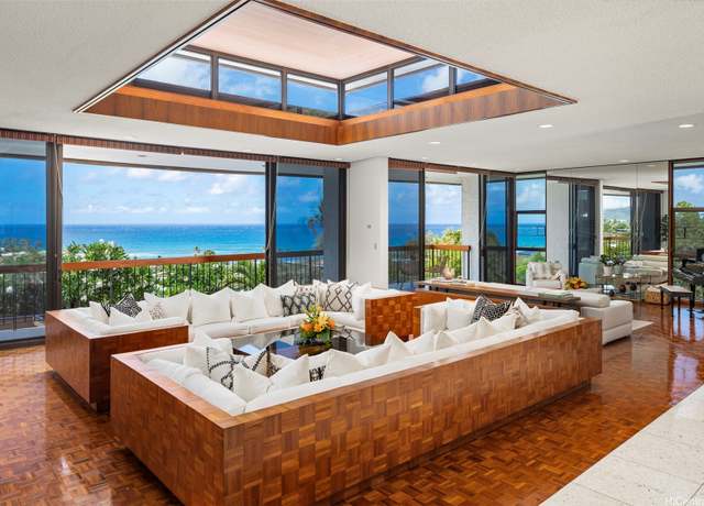 Property at 3869 Pokapahu Pl, Honolulu, HI 96816, 5 beds, 5 baths