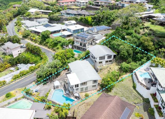 Property at 2327 Round Top Dr, Honolulu, HI 96822, 3 beds, 3 baths