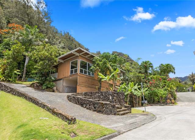 Property at 157 Waokanaka Pl, Honolulu, HI 96817, 3 beds, 1 bath