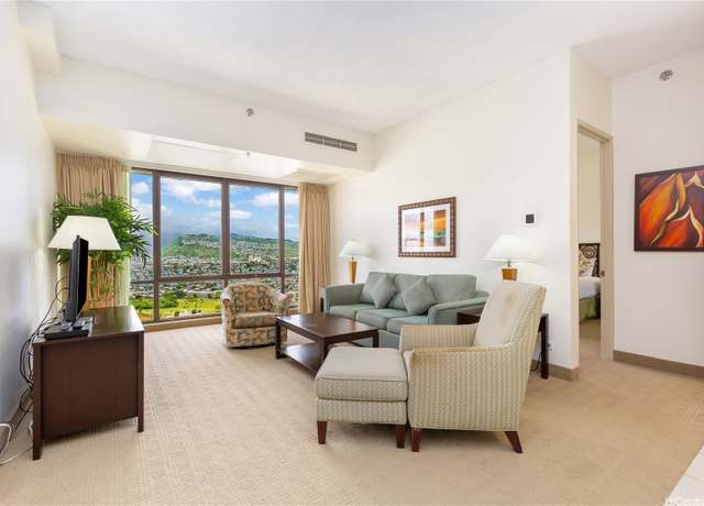 Property at 229 Paoakalani Ave #3801, Honolulu, HI 96815, 2 beds, 2 baths