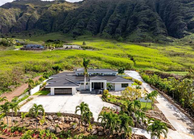 Property at 84-945 Alahele St, Waianae, HI 96792, 4 beds, 3.5 baths