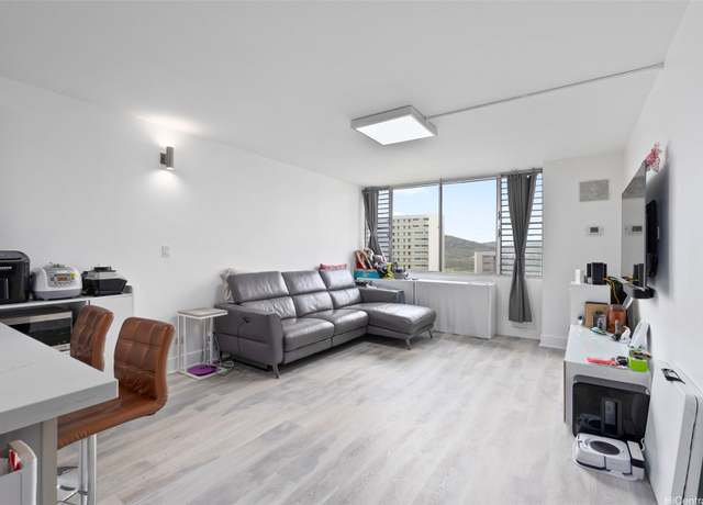 Property at 3045 Ala Napuaa Pl #311, Honolulu, HI 96818, 1 bed, 1 bath