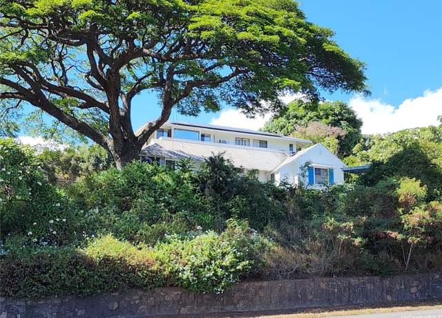 Property at 2056 Manoa Rd, Honolulu, HI 96822, 6 beds, 4.5 baths